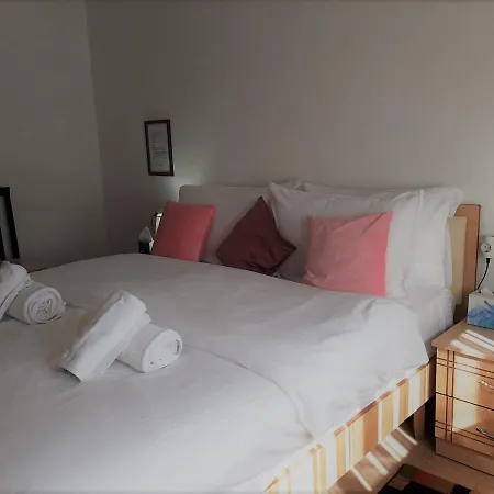 Sazani's Place 홈스테이