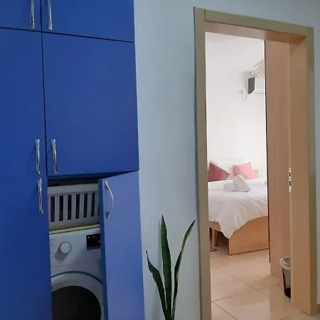 בית אירוח Sazani's Place *