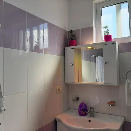 Sazani's Place בית אירוח *