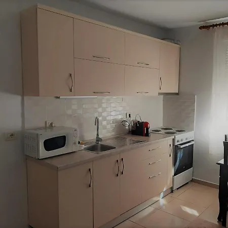 בית אירוח Sazani's Place *