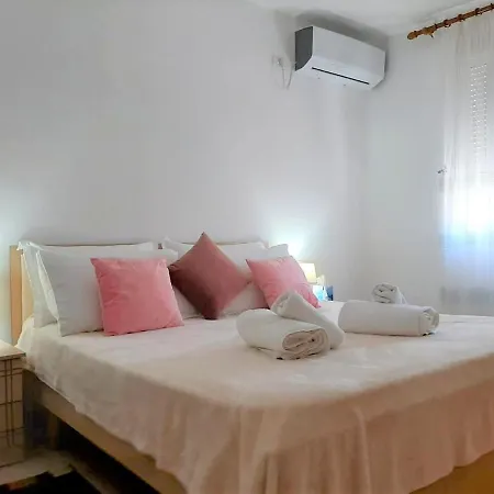 Sazani's Place *